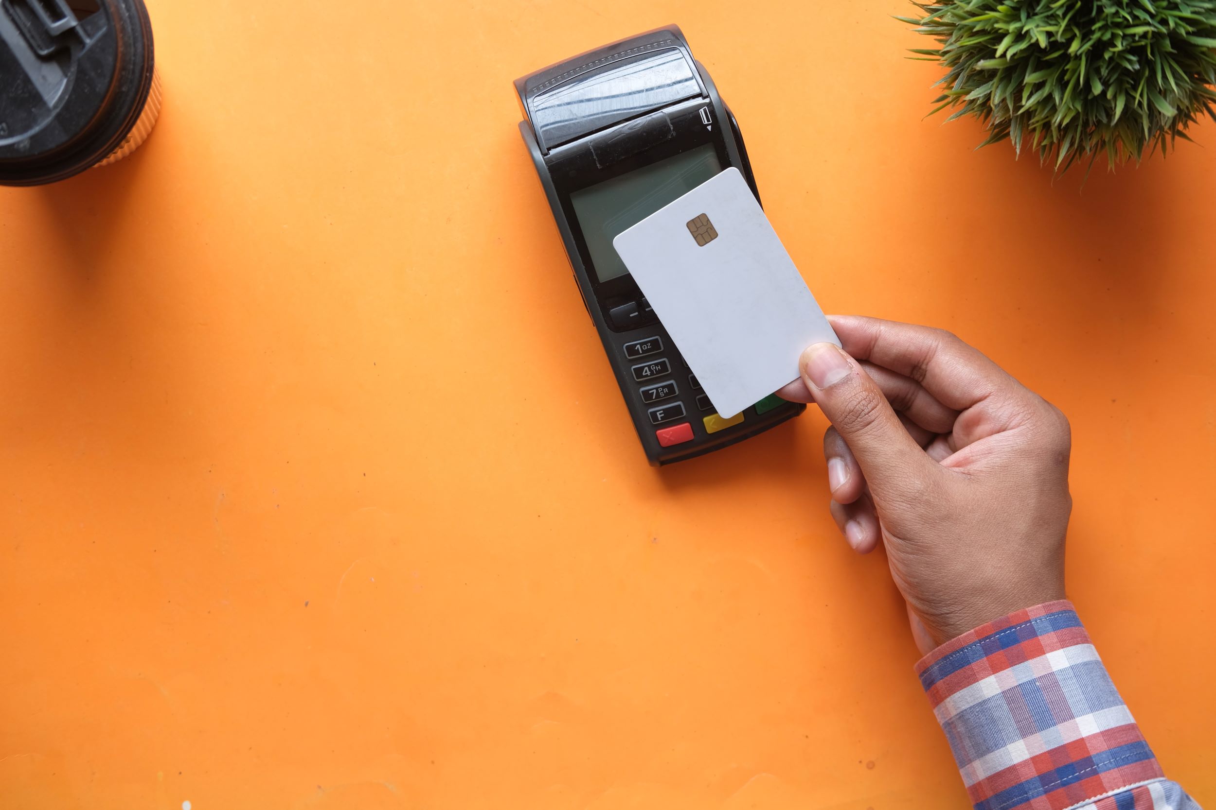 hand paying with credit card